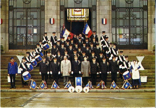 Lumière noire - Batterie fanfare de la musique principale des troupes de  marine